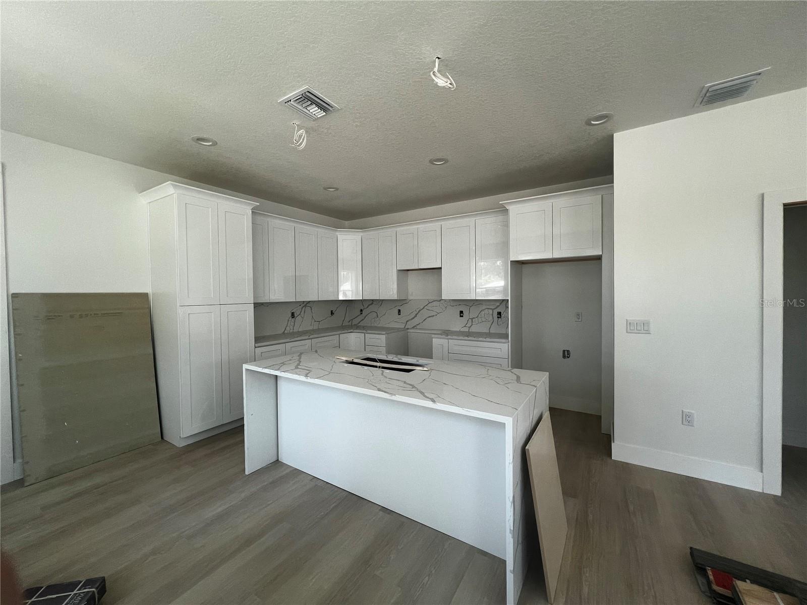 Image 6 of 15 For 1514 Juneau Street