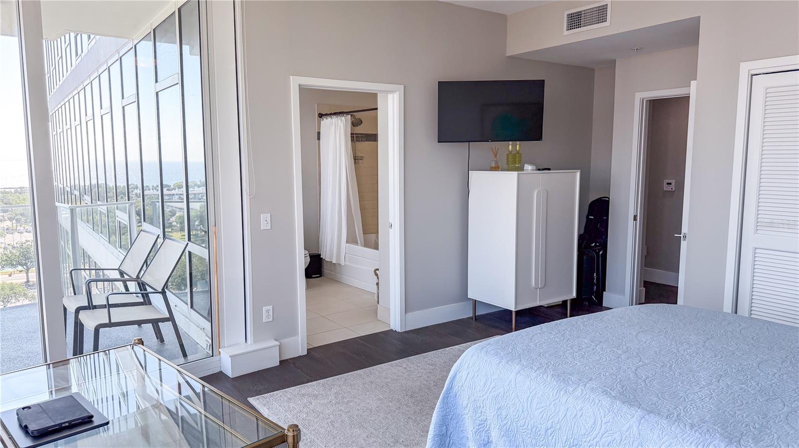 Image 11 of 41 For 175 1st Street S 1108