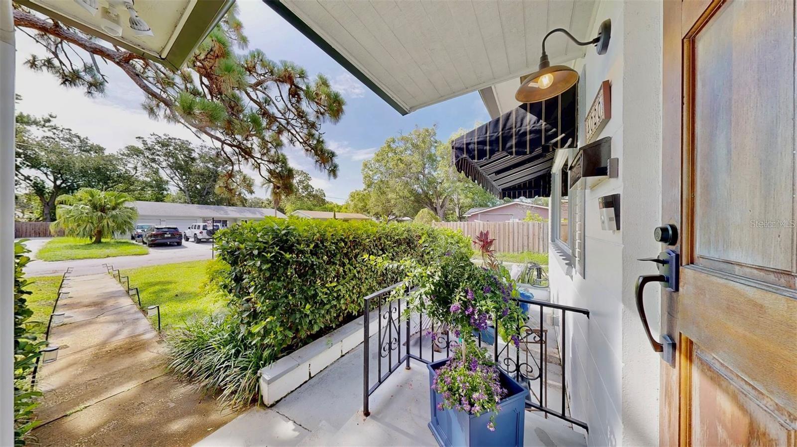 Image 13 of 44 For 4020 Queen Street N