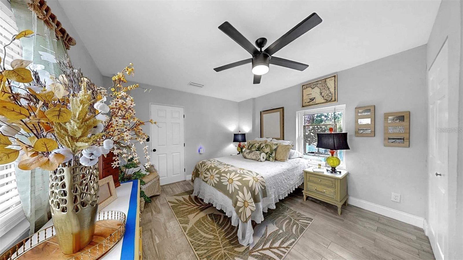 Image 15 of 44 For 4020 Queen Street N