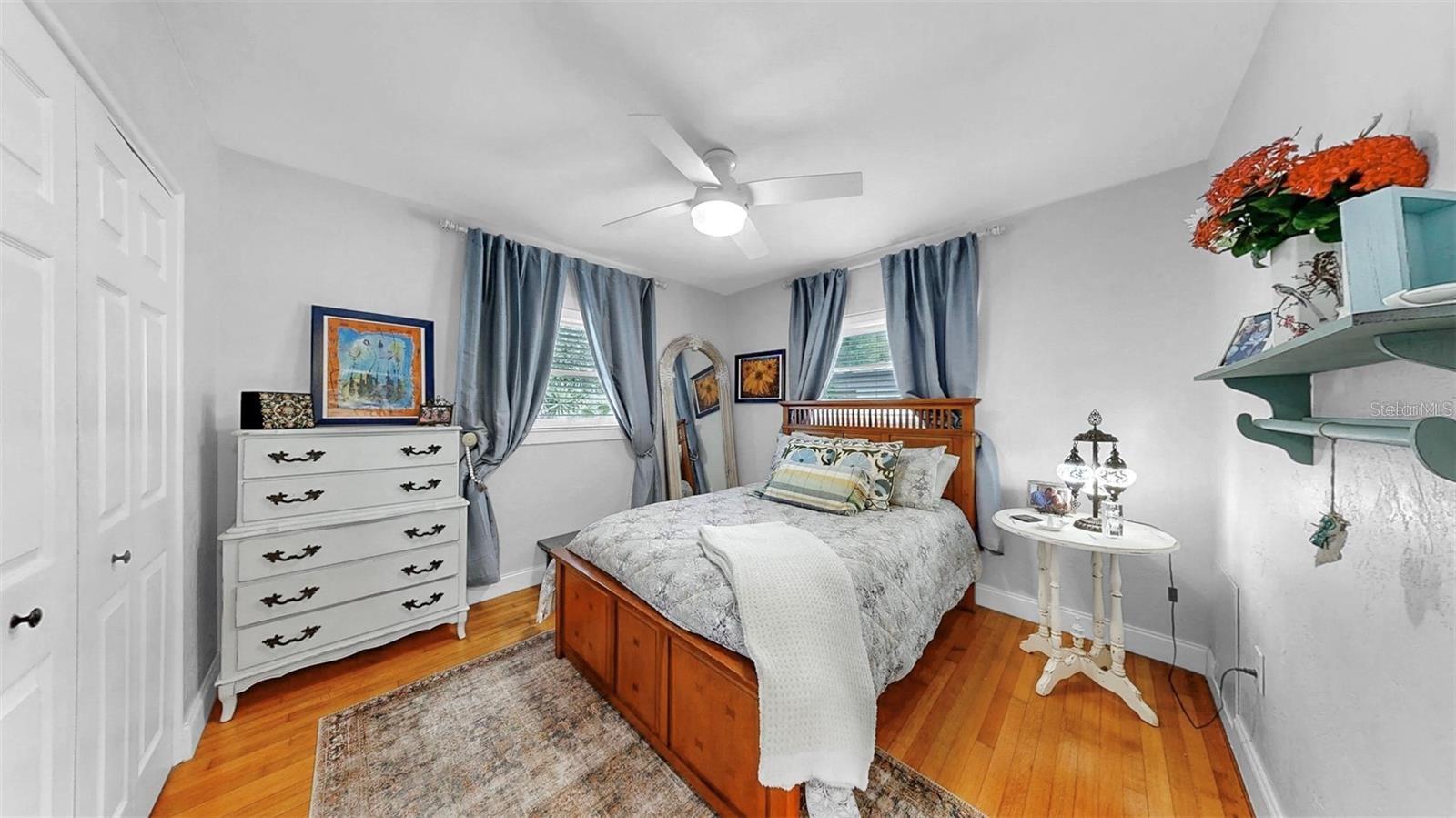 Image 18 of 44 For 4020 Queen Street N