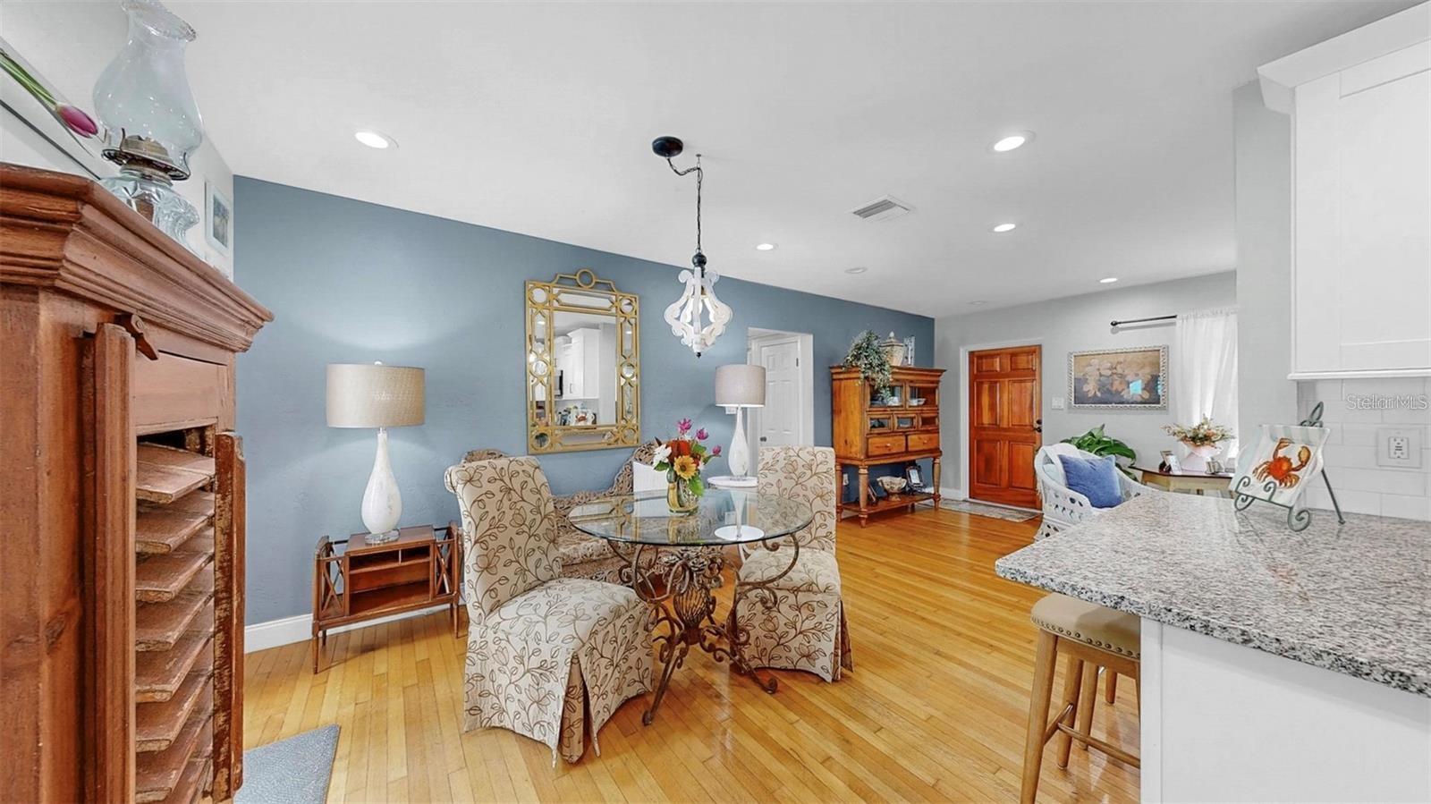 Image 6 of 44 For 4020 Queen Street N