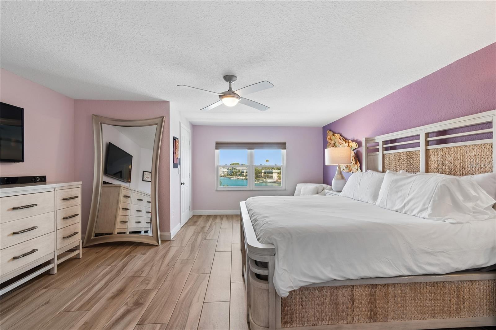 Image 17 of 34 For 152 117th Avenue