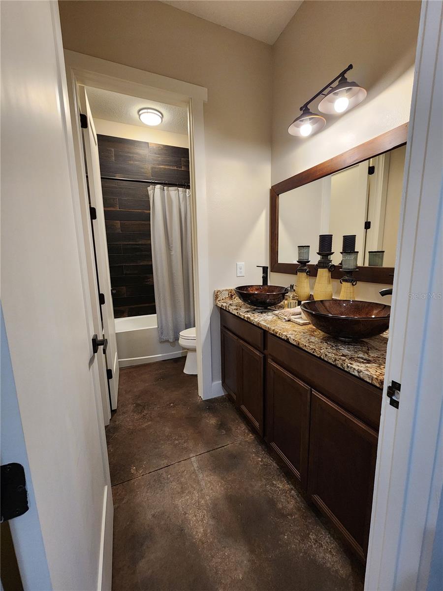 Image 21 of 24 For 16189 190th Avenue