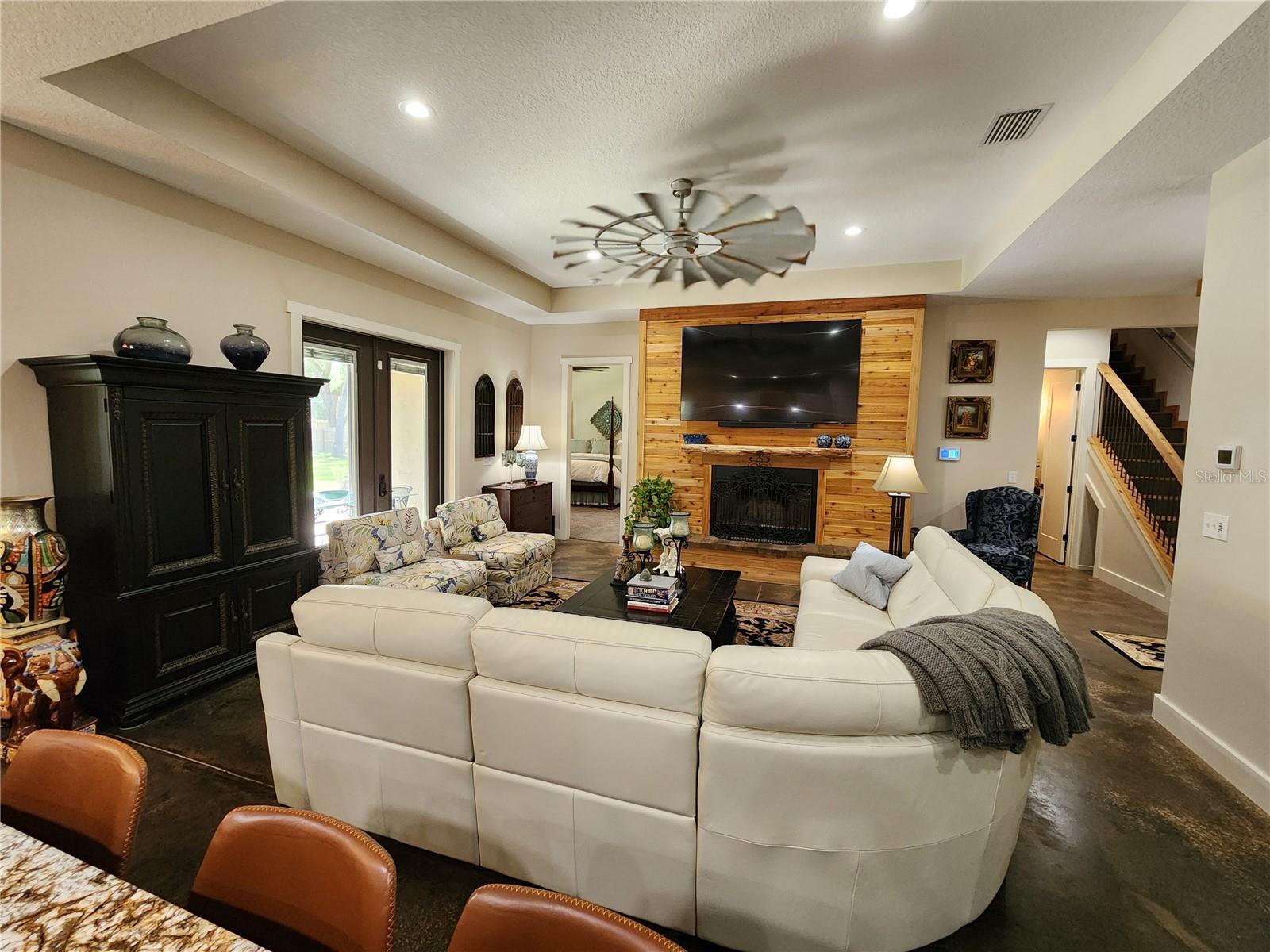 Image 8 of 24 For 16189 190th Avenue