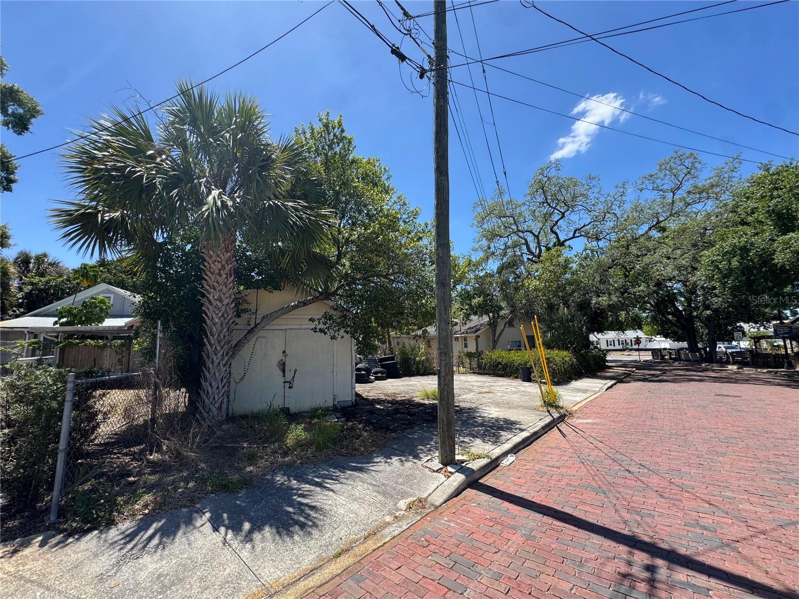 Image 18 of 29 For 72 Ada Street