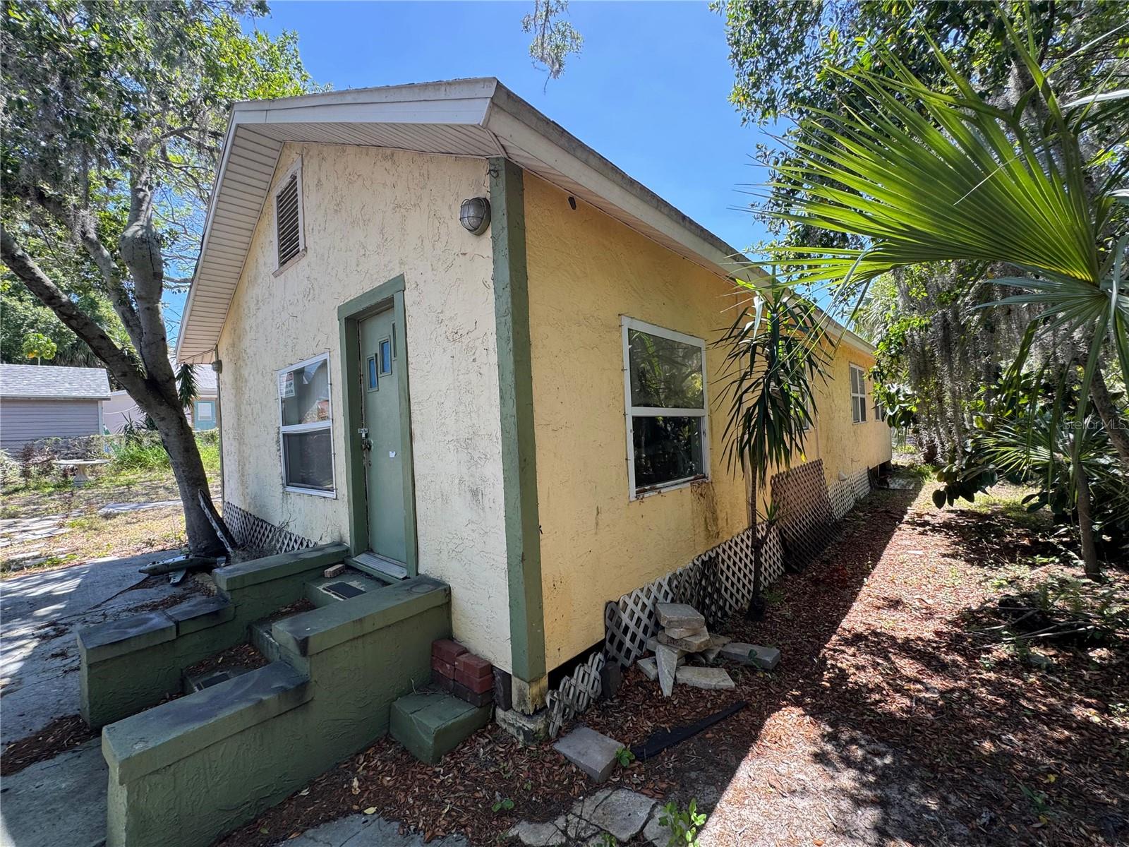 Image 4 of 29 For 72 Ada Street