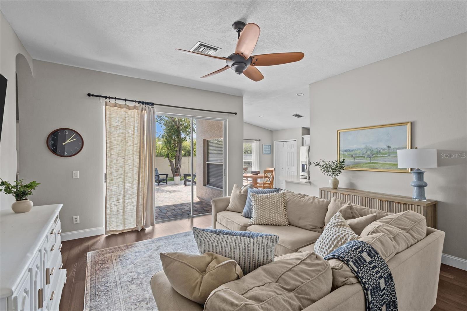 Image 10 of 28 For 382 Fountainview Circle