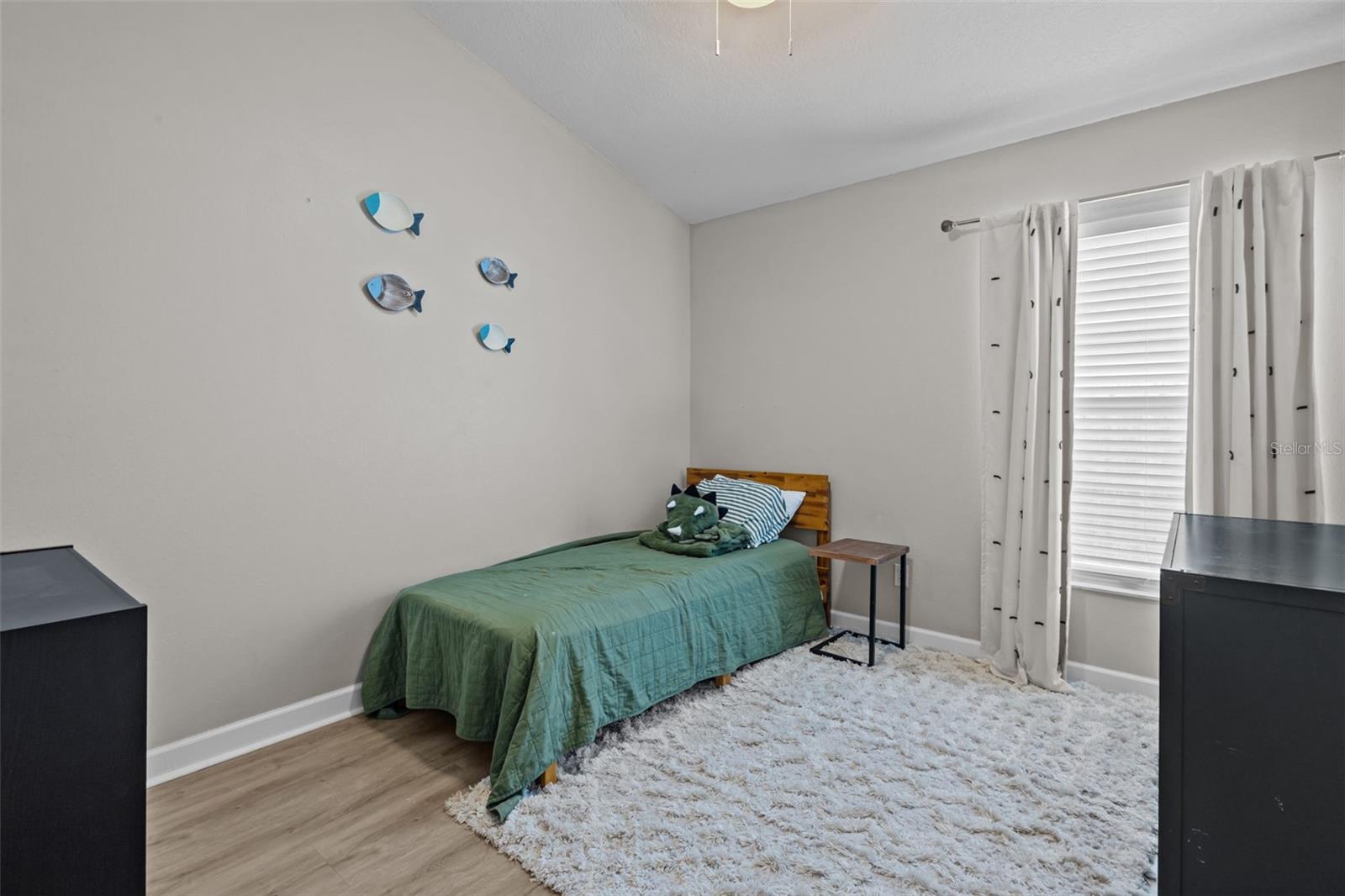 Image 13 of 28 For 382 Fountainview Circle