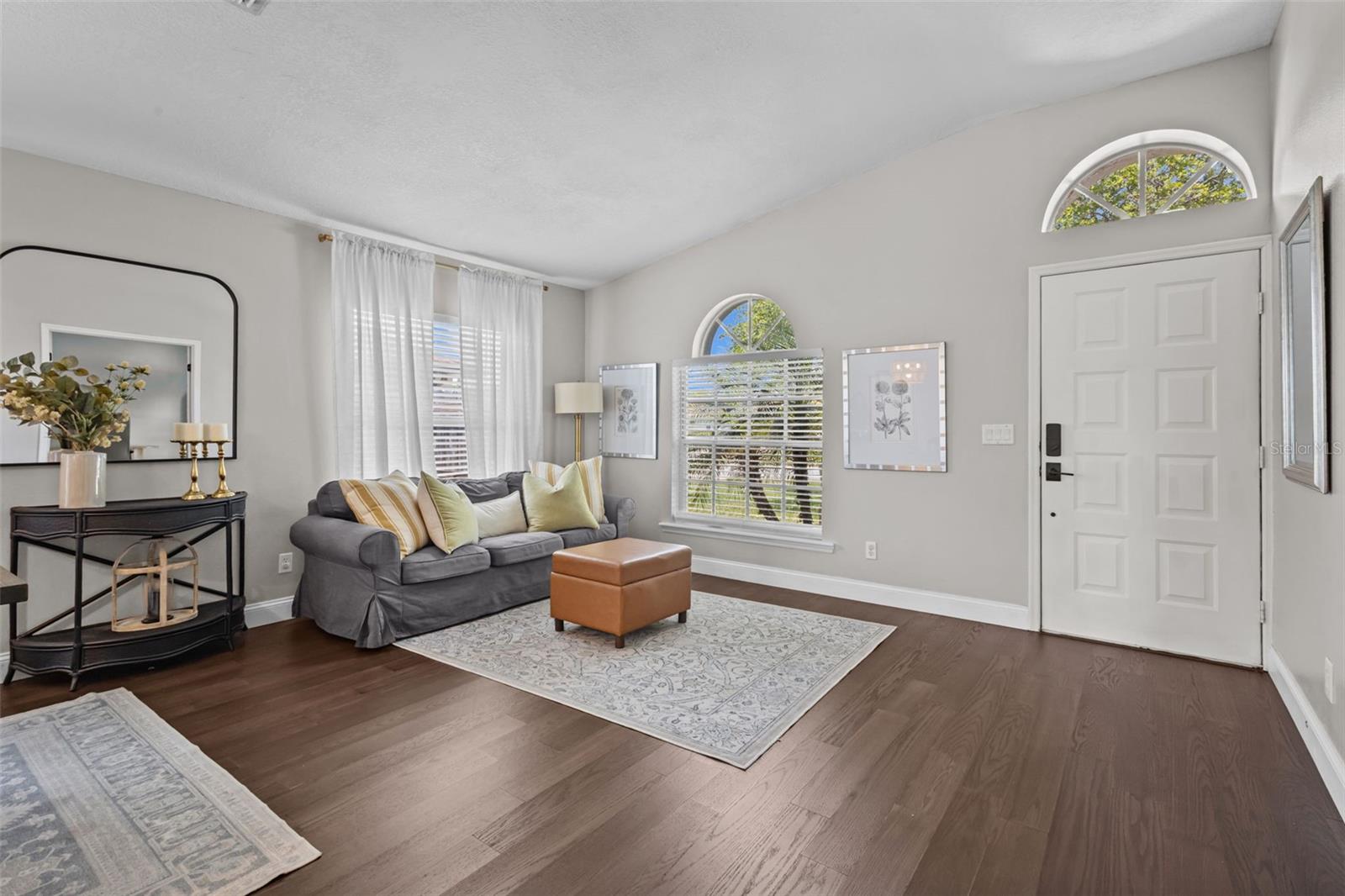 Image 3 of 28 For 382 Fountainview Circle