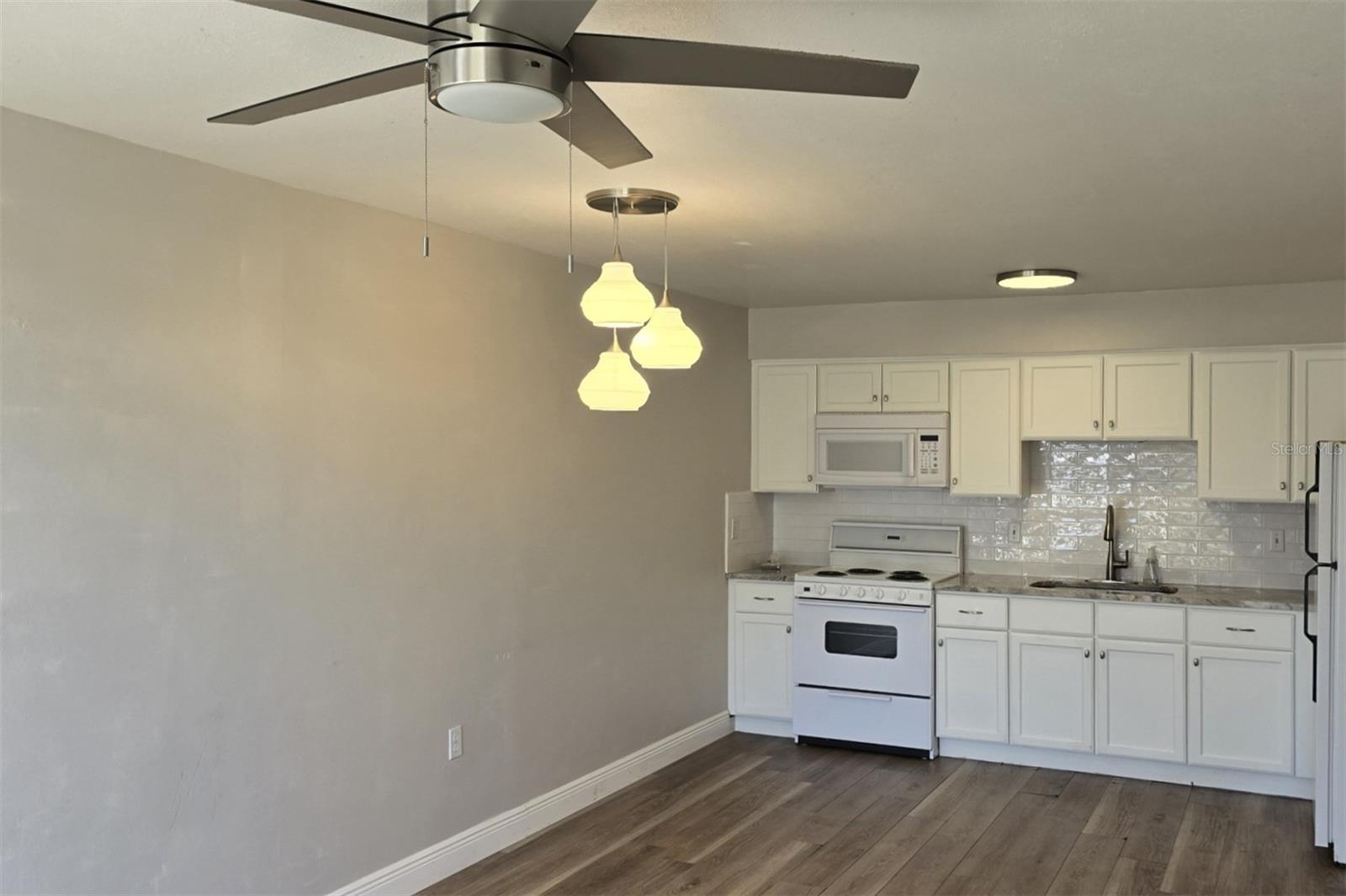 Image 10 of 25 For 4356 Tahitian Gardens Circle C