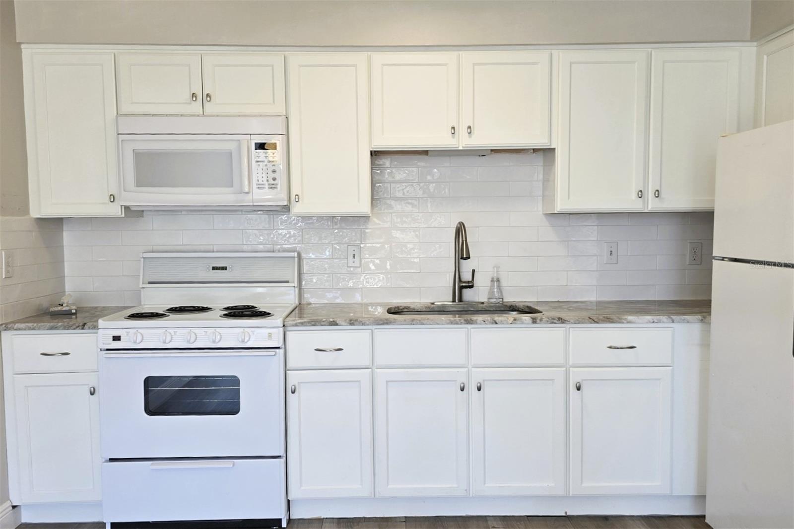 Image 9 of 25 For 4356 Tahitian Gardens Circle C