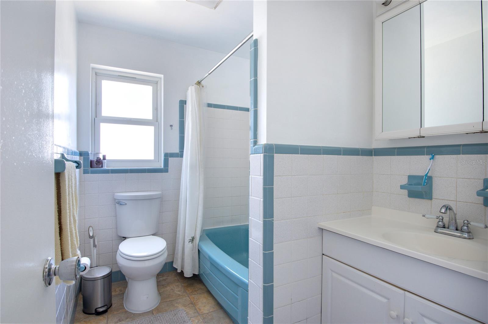 Listing photo id 9 for 6401 26th Way N