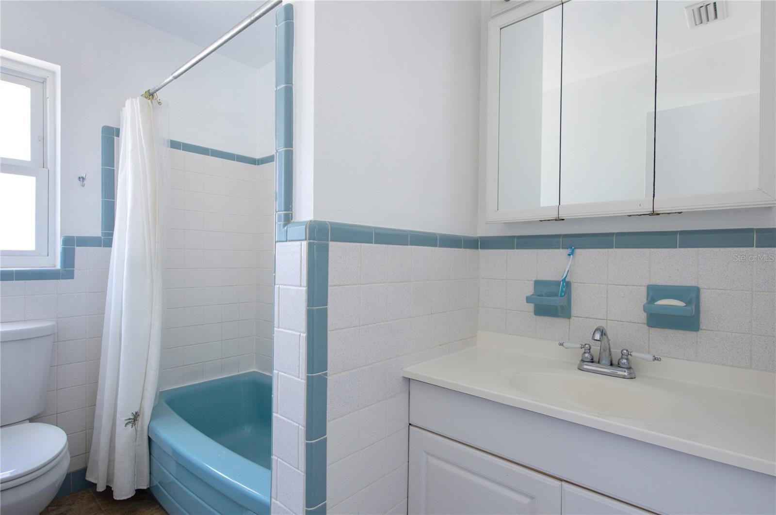 Listing photo id 10 for 6401 26th Way N