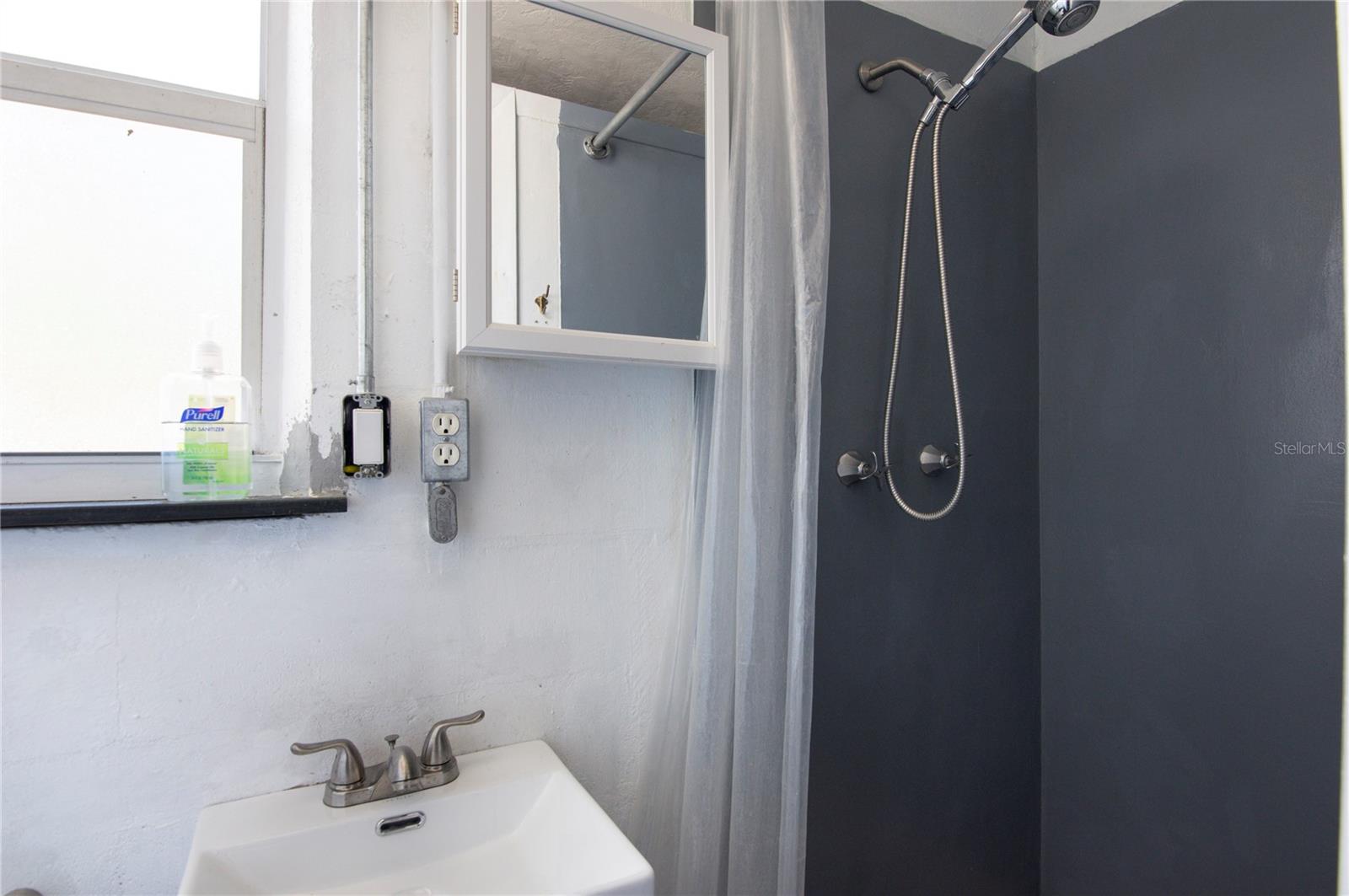 Listing photo id 11 for 6401 26th Way N