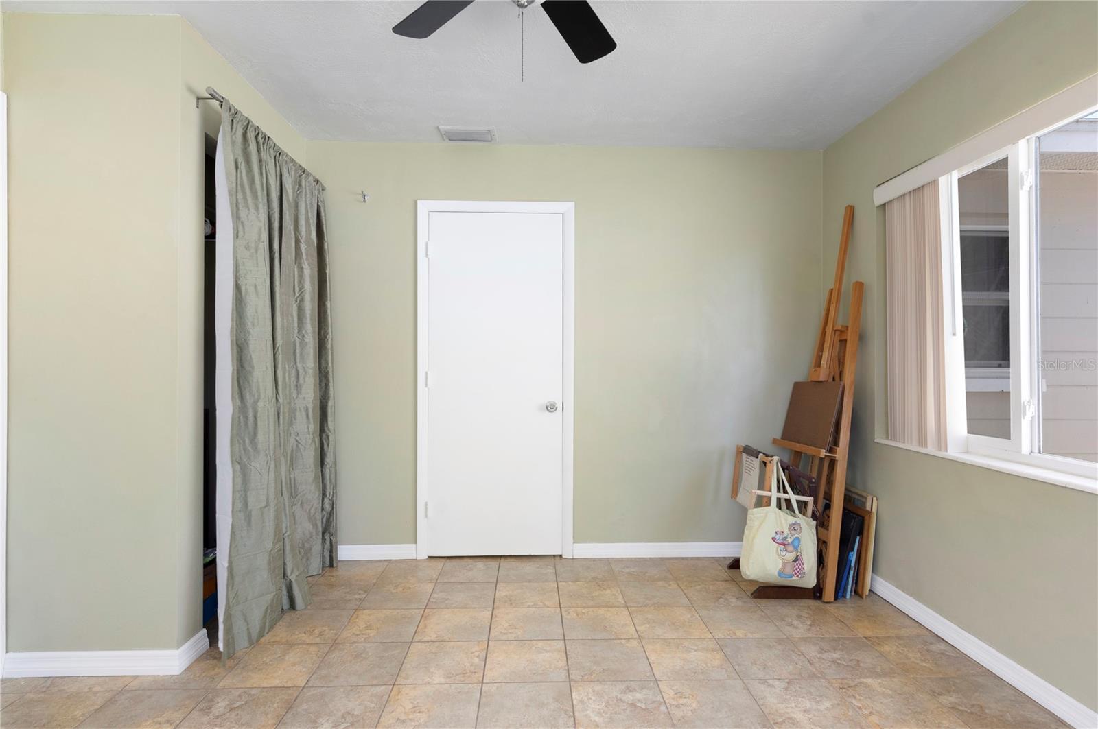 Listing photo id 6 for 6401 26th Way N