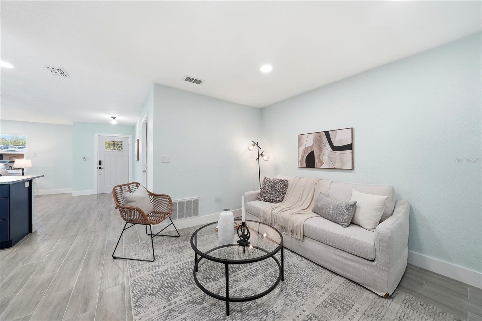 Image 16 of 43 For 5611 Venetian Boulevard Ne