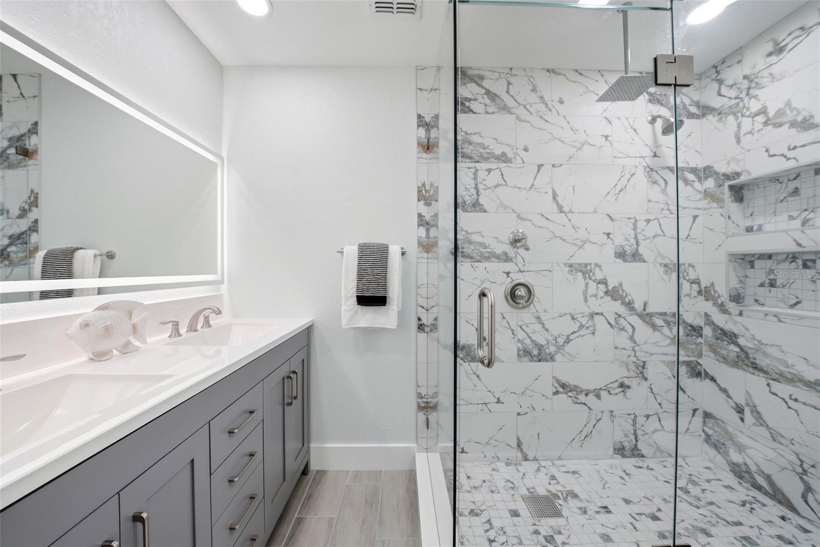 Image 23 of 43 For 5611 Venetian Boulevard Ne