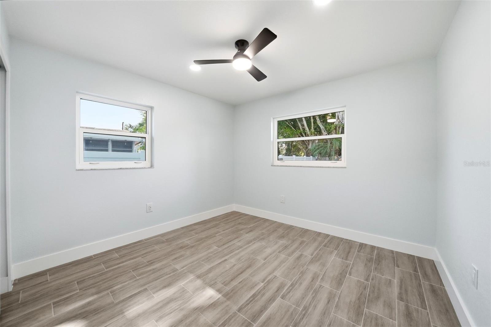 Image 28 of 43 For 5611 Venetian Boulevard Ne