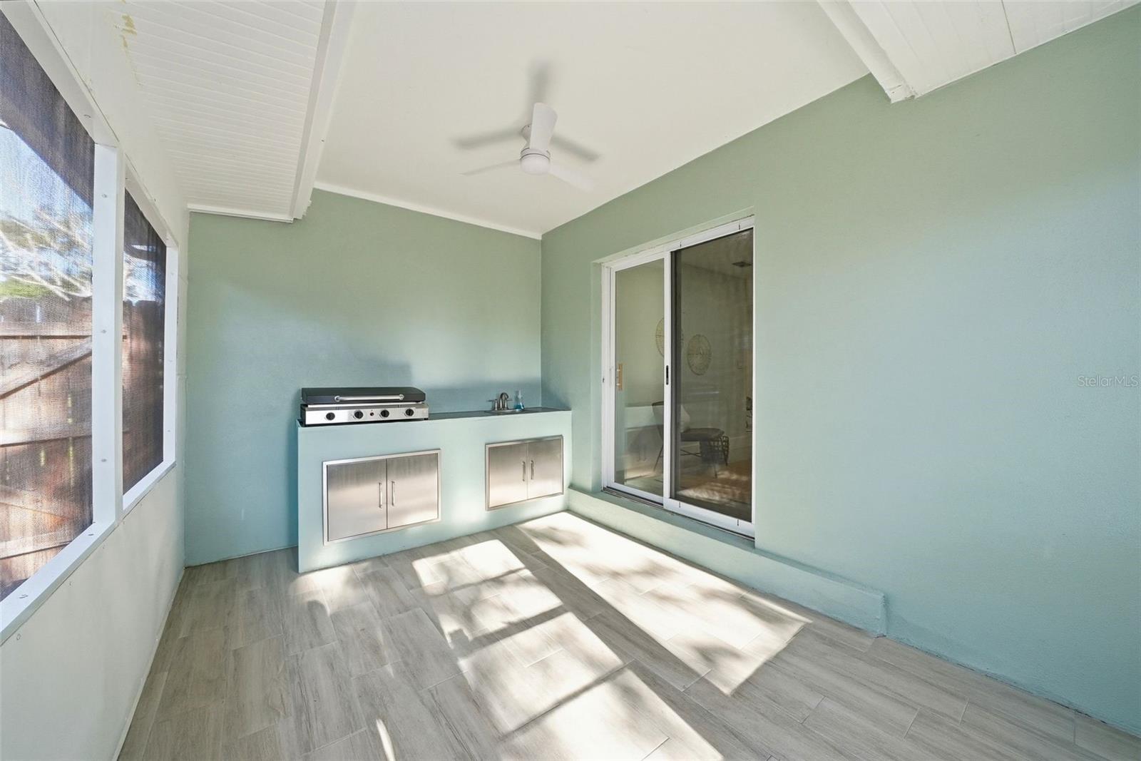 Image 32 of 43 For 5611 Venetian Boulevard Ne