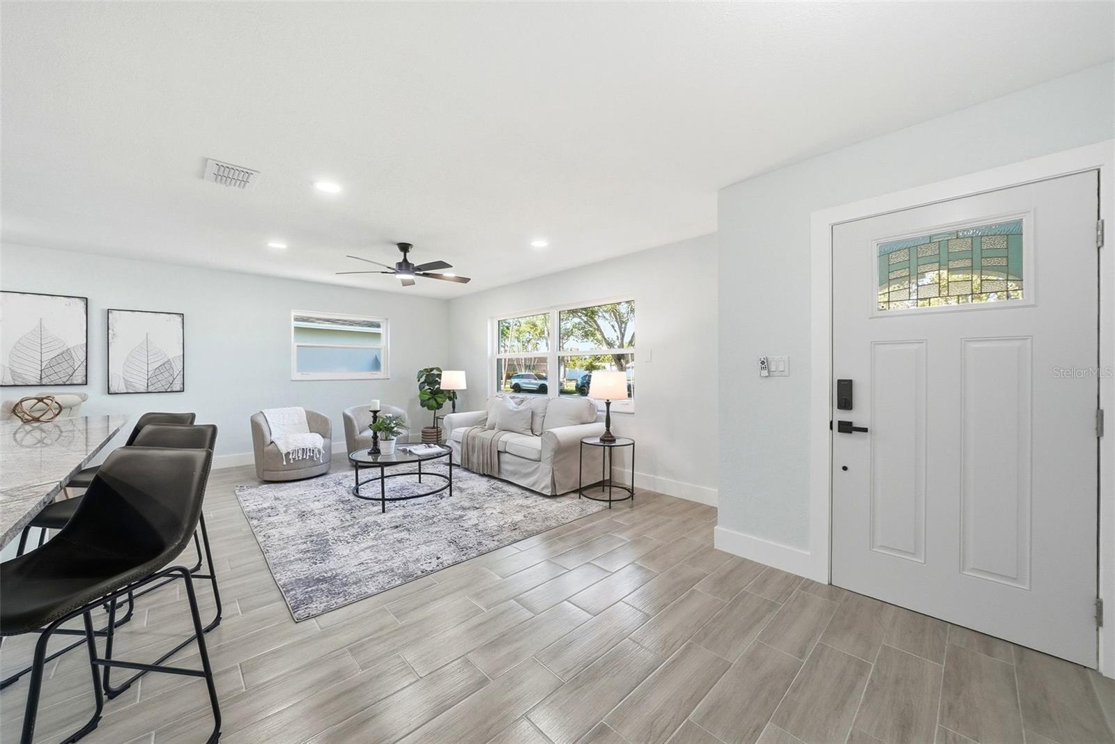 Image 4 of 43 For 5611 Venetian Boulevard Ne