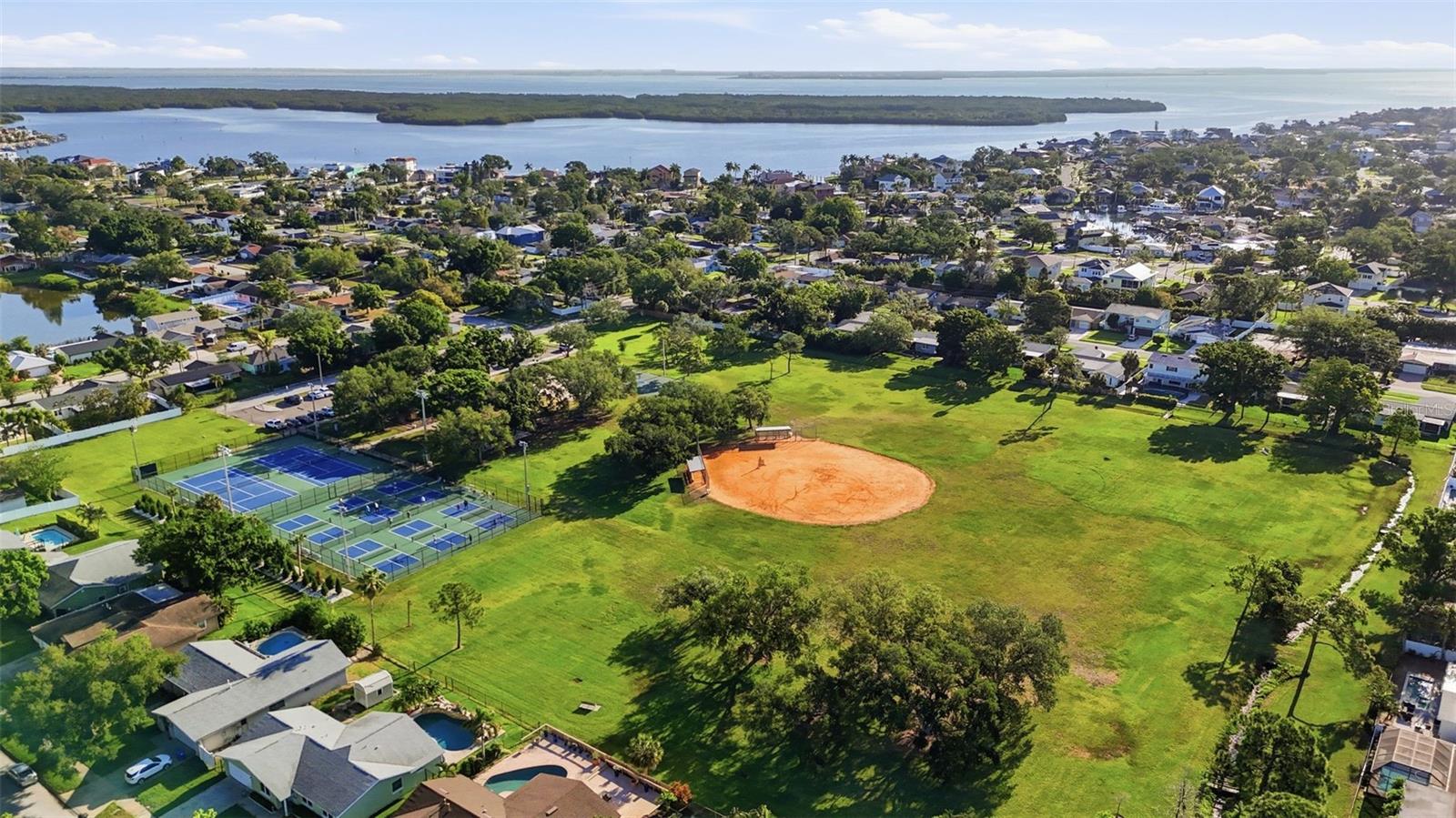 Image 41 of 43 For 5611 Venetian Boulevard Ne