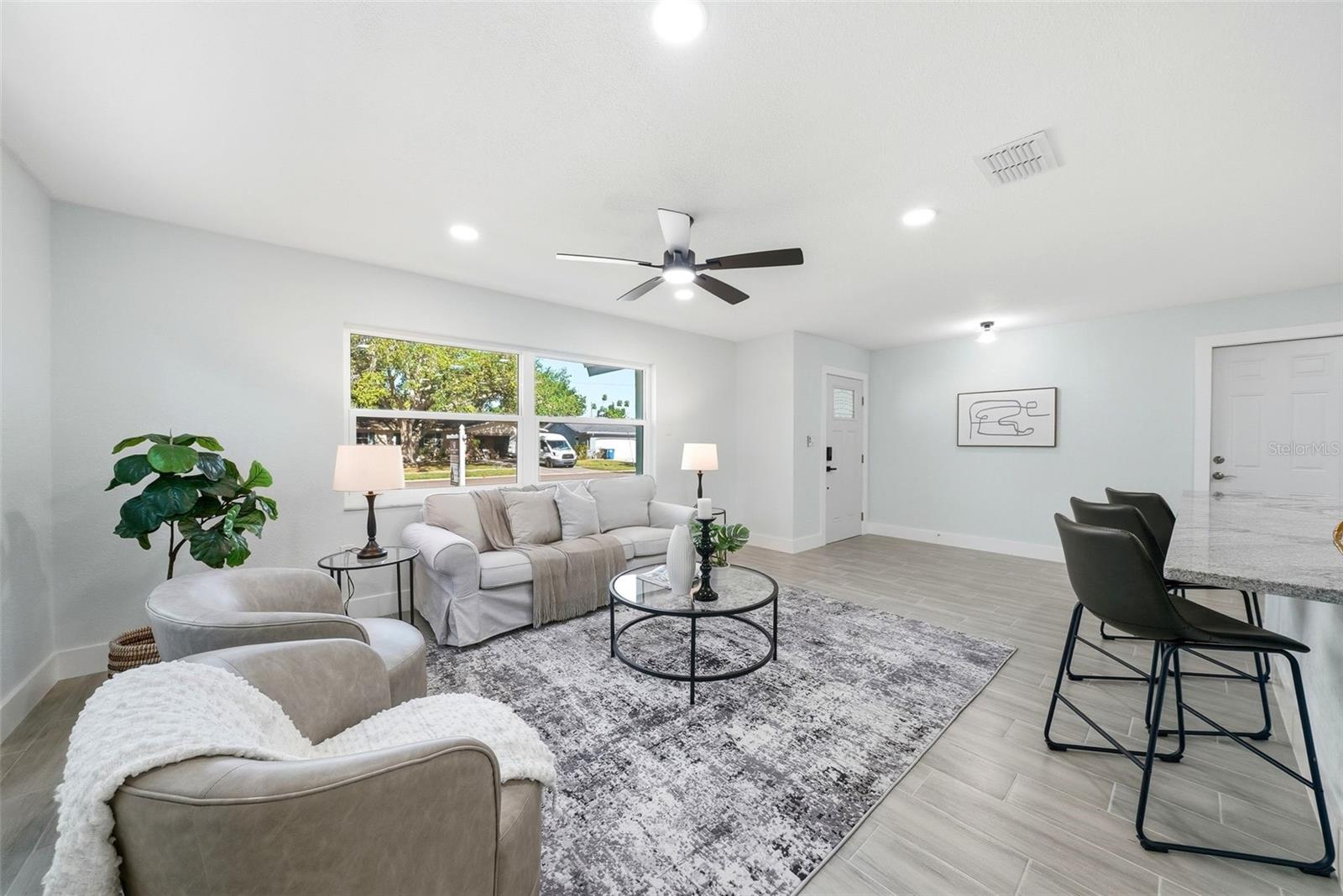 Image 7 of 43 For 5611 Venetian Boulevard Ne