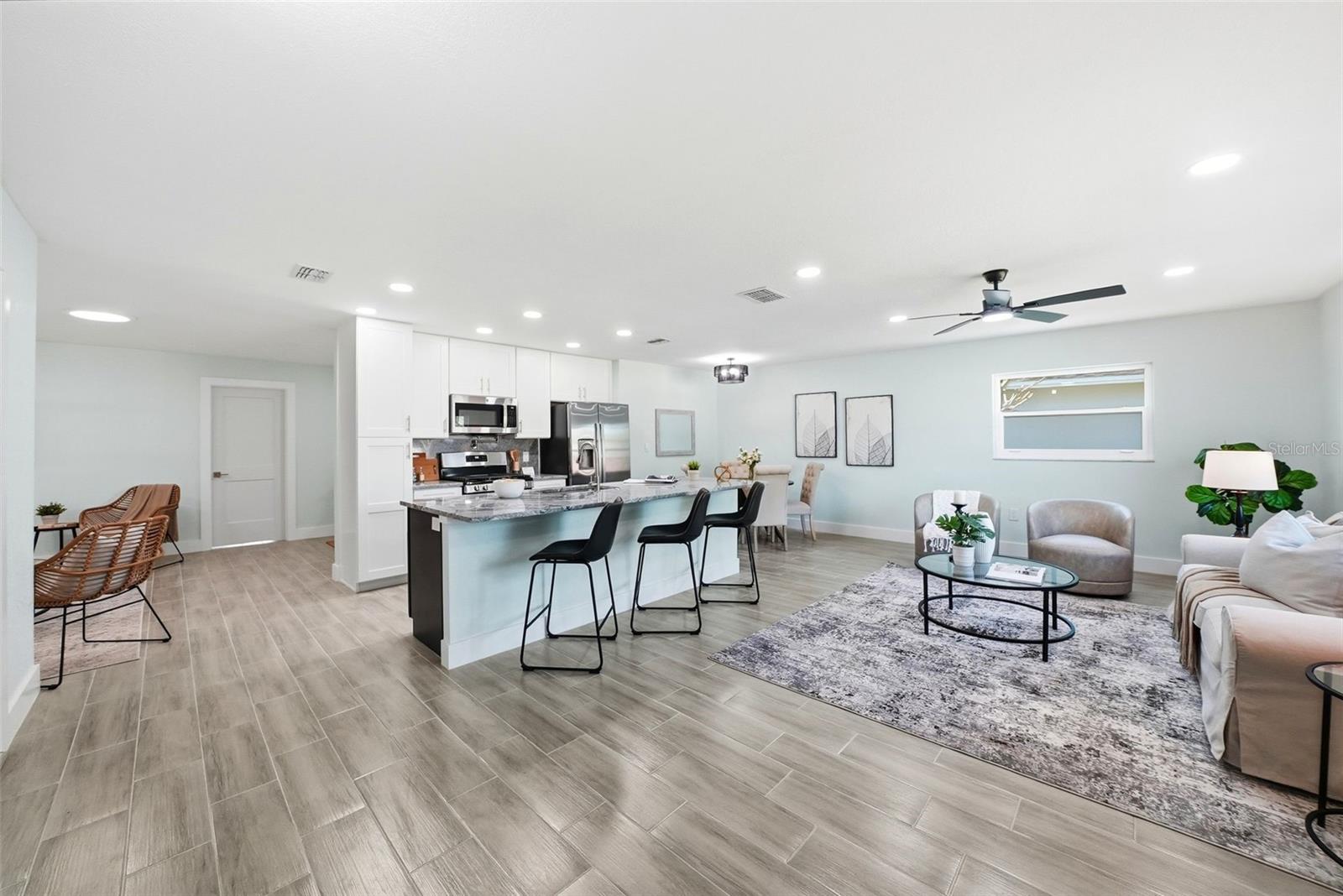 Image 8 of 43 For 5611 Venetian Boulevard Ne