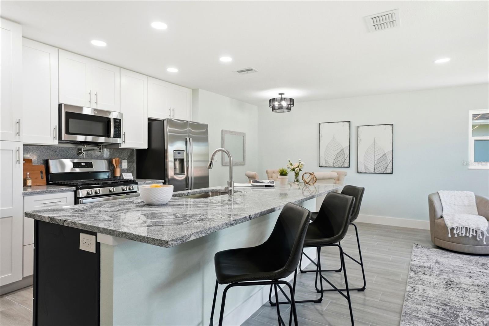 Image 9 of 43 For 5611 Venetian Boulevard Ne