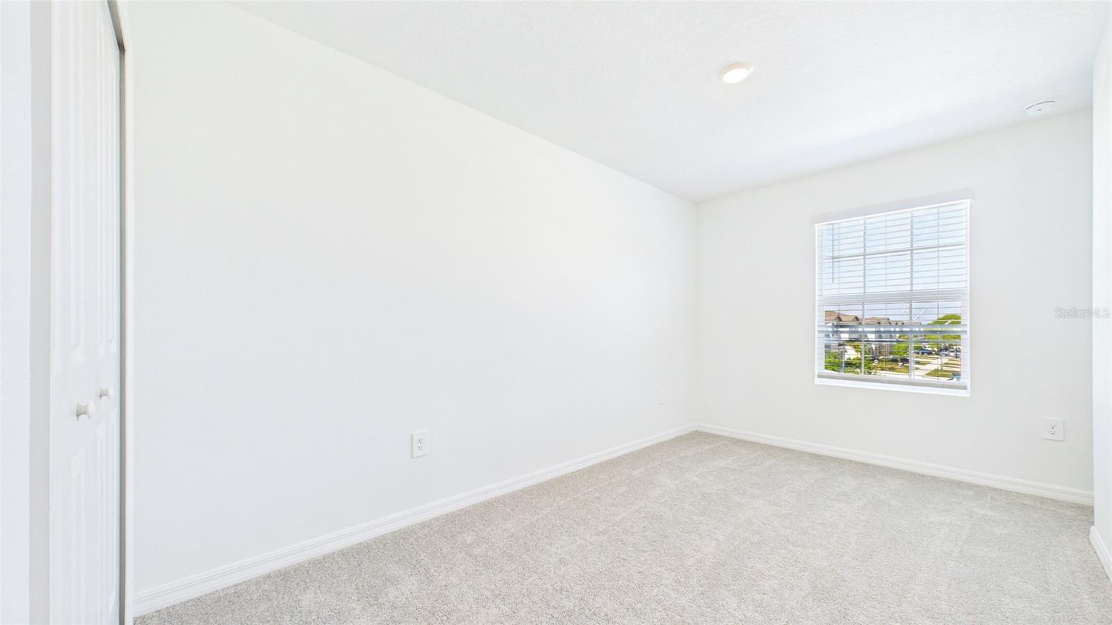 Image 33 of 69 For 212 27th Street Se 00