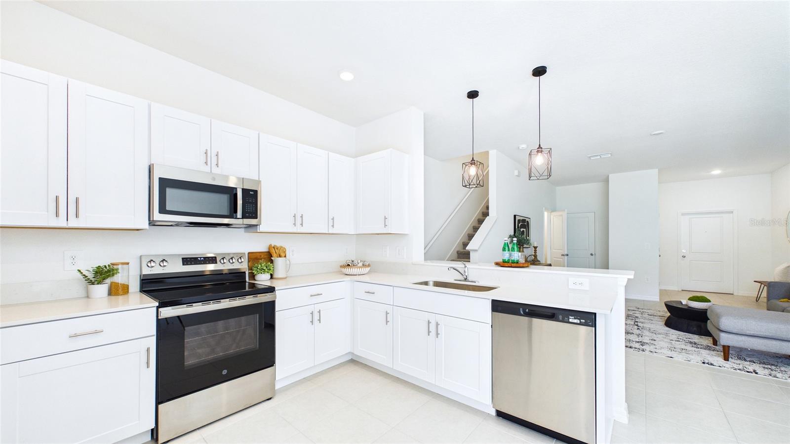 Image 7 of 69 For 212 27th Street Se 00