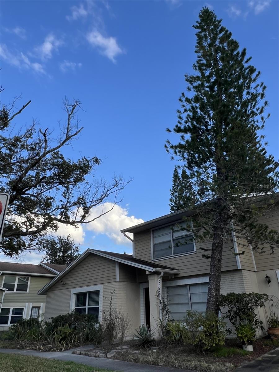 Image 3 of 14 For 14627 Pine Glen Circle