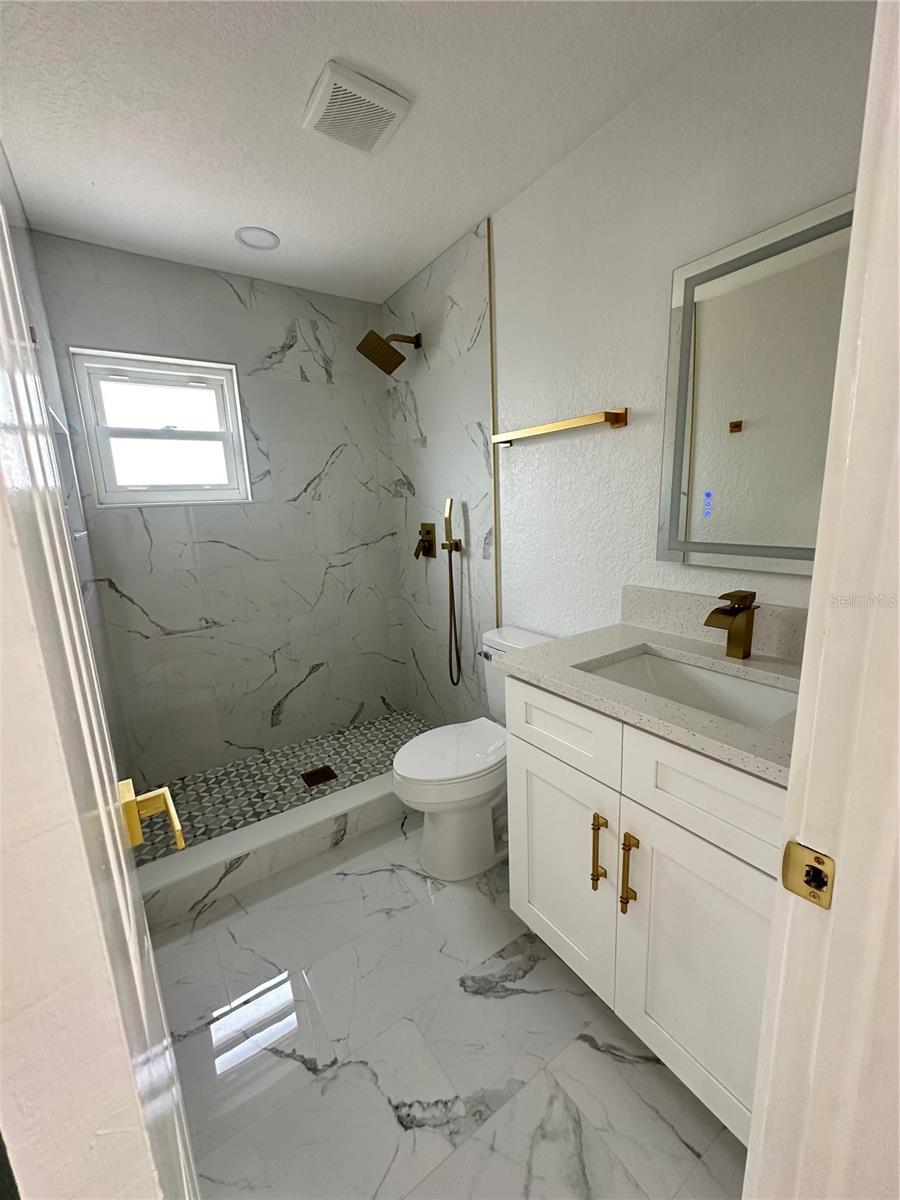 Image 19 of 52 For 6405 Manhattan Avenue