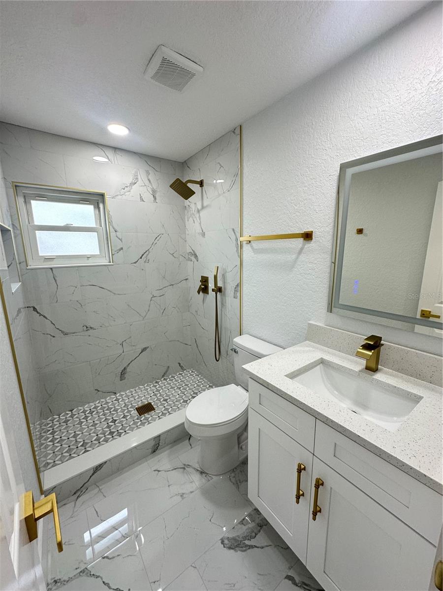 Image 20 of 52 For 6405 Manhattan Avenue