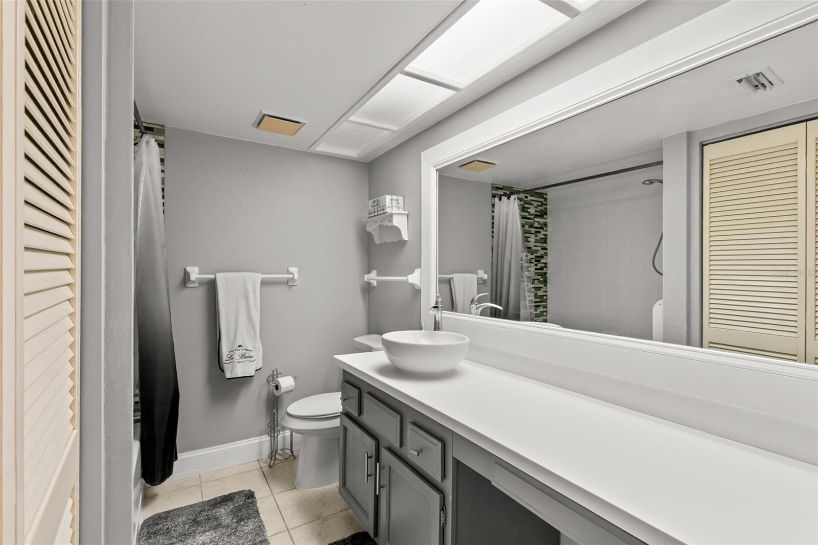 Image 11 of 15 For 237 Woodlake Wynde  237