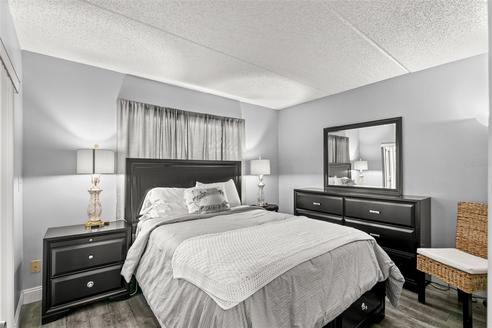 Image 12 of 15 For 237 Woodlake Wynde  237