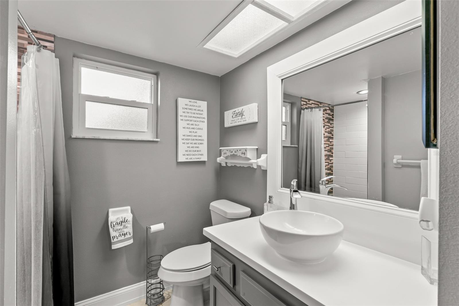 Image 13 of 15 For 237 Woodlake Wynde  237