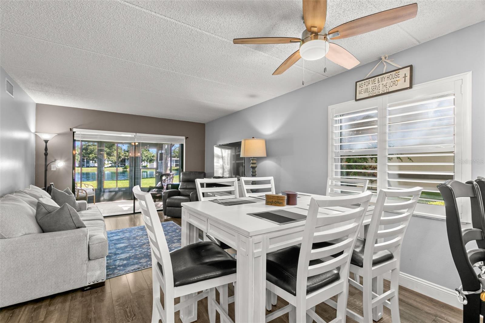 Image 3 of 15 For 237 Woodlake Wynde  237