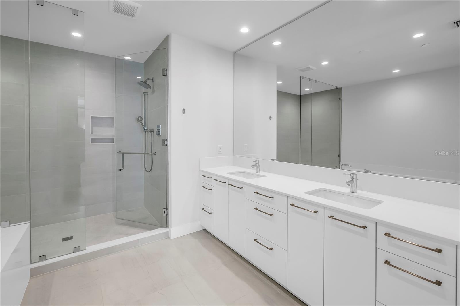 Image 21 of 40 For 301 1st Street S 2604