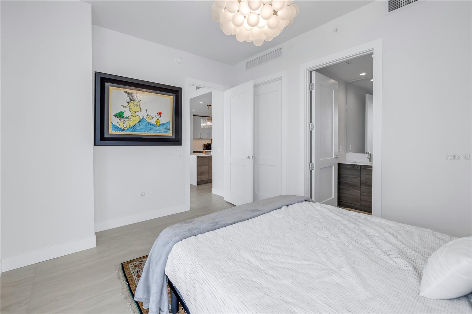 Image 23 of 40 For 301 1st Street S 2604