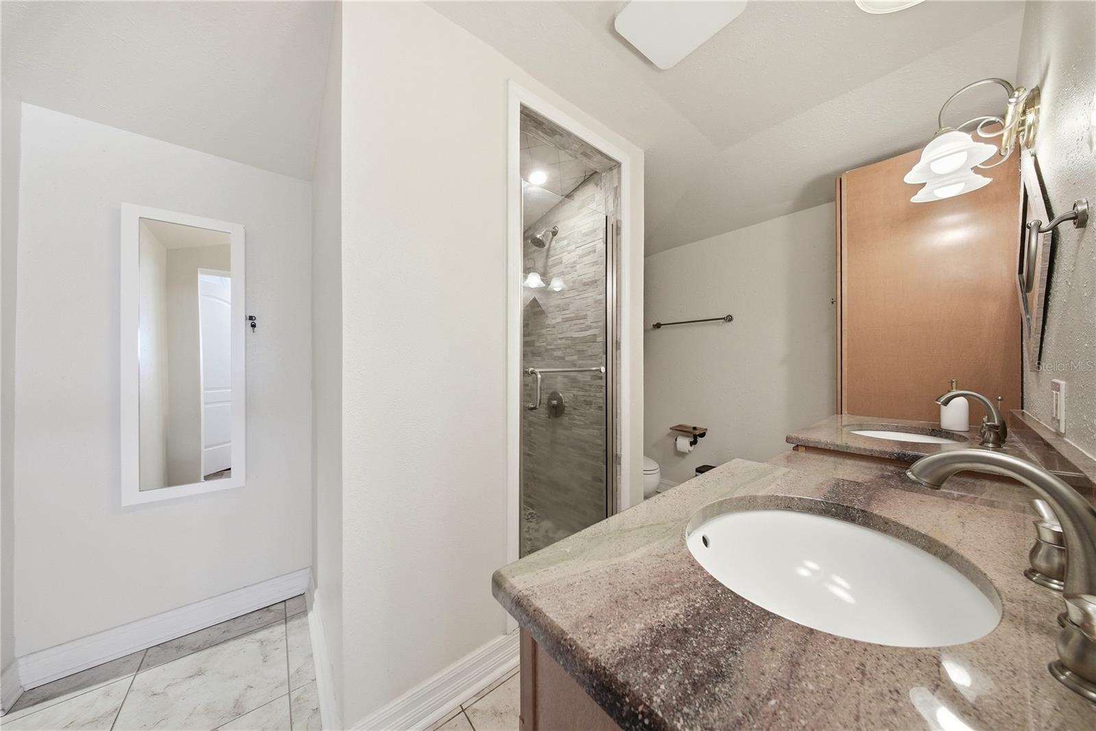 Image 21 of 56 For 3921 Bay To Bay Boulevard