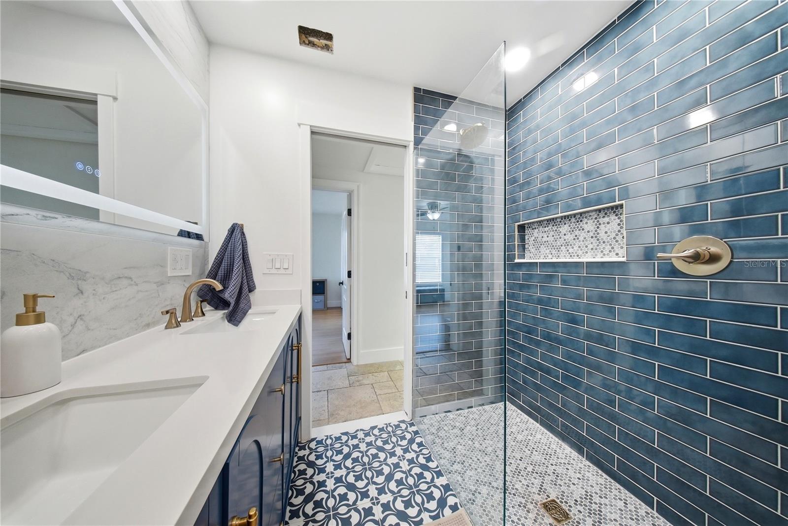 Image 35 of 56 For 3921 Bay To Bay Boulevard