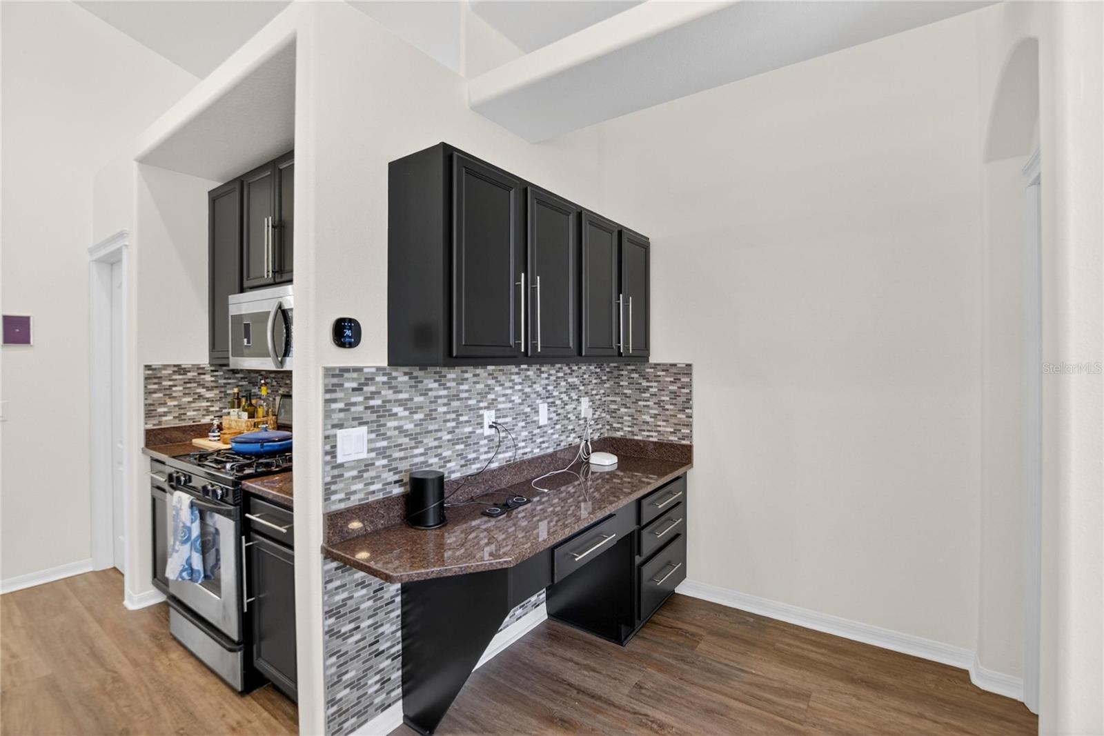 Image 19 of 50 For 8215 Myrtle Point Way