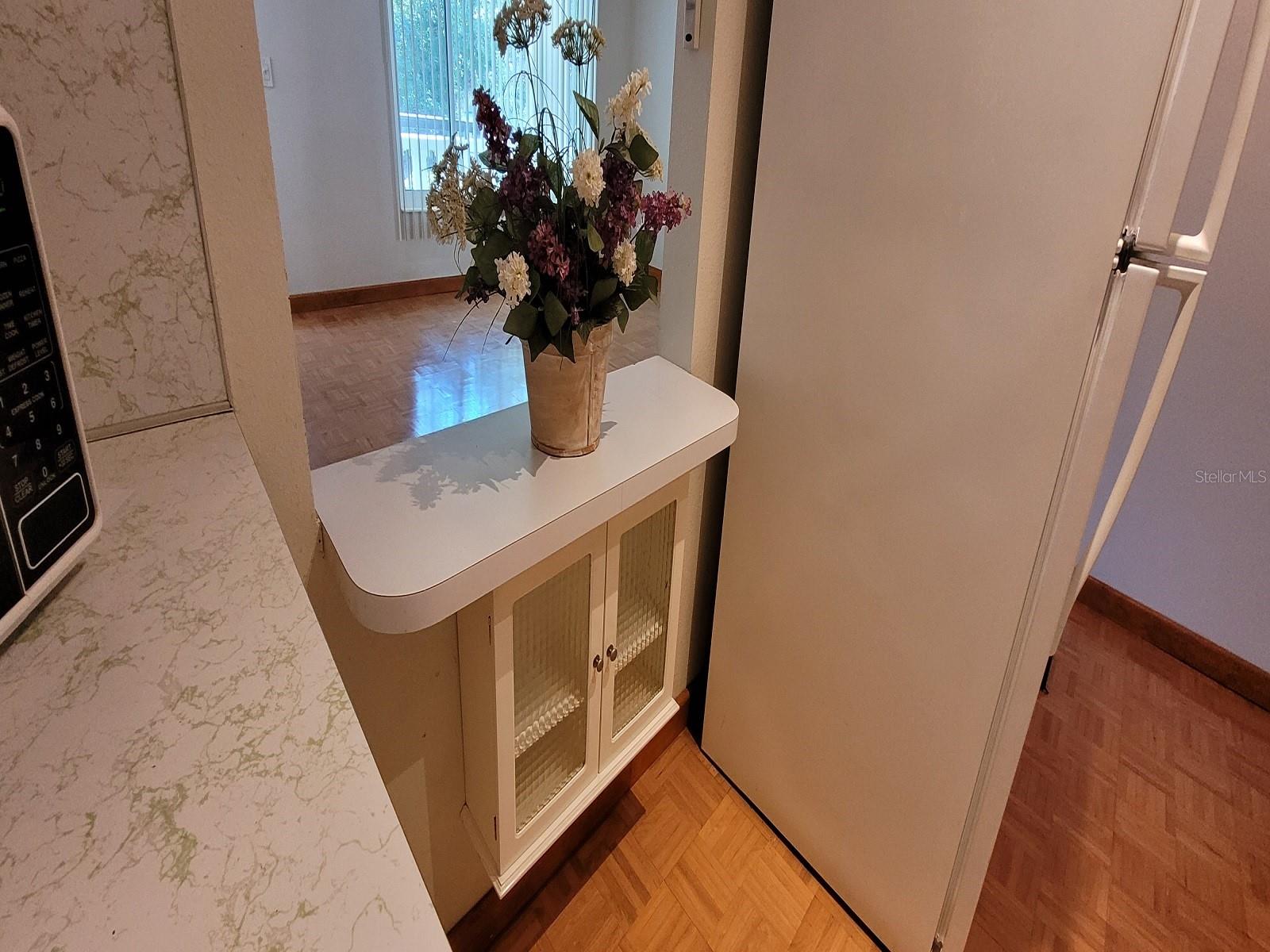 Image 10 of 35 For 2298 Netherlands Drive 32