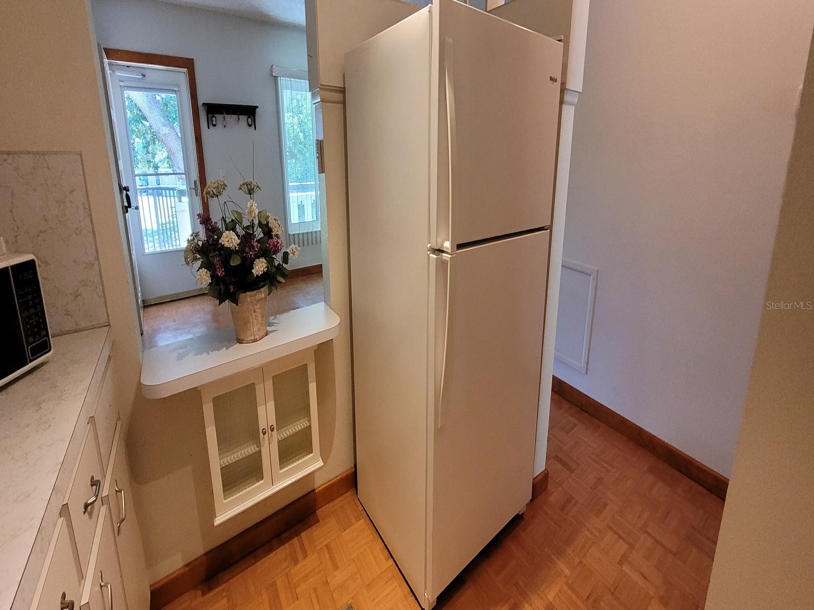 Image 11 of 35 For 2298 Netherlands Drive 32