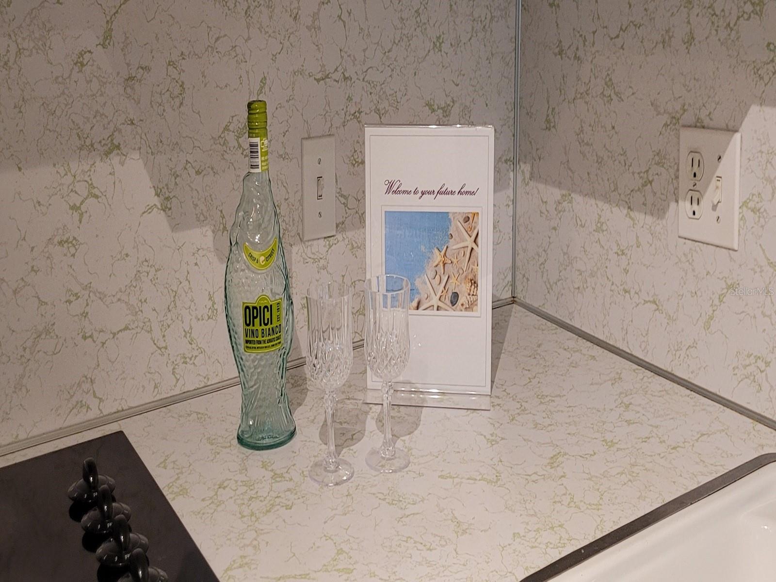 Image 14 of 35 For 2298 Netherlands Drive 32