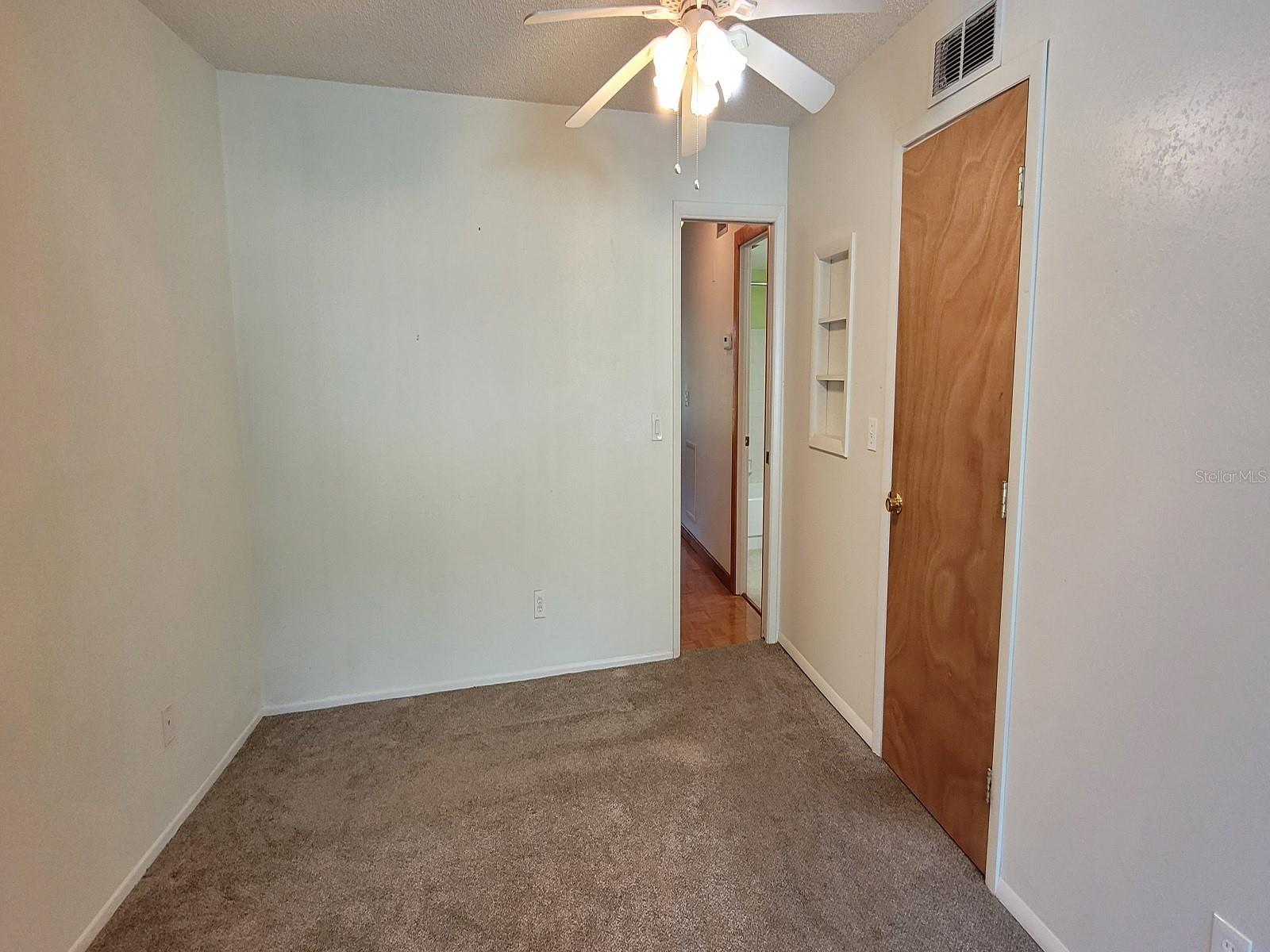 Image 16 of 35 For 2298 Netherlands Drive 32