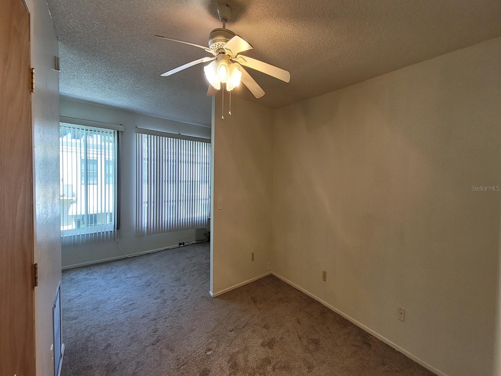 Image 18 of 35 For 2298 Netherlands Drive 32