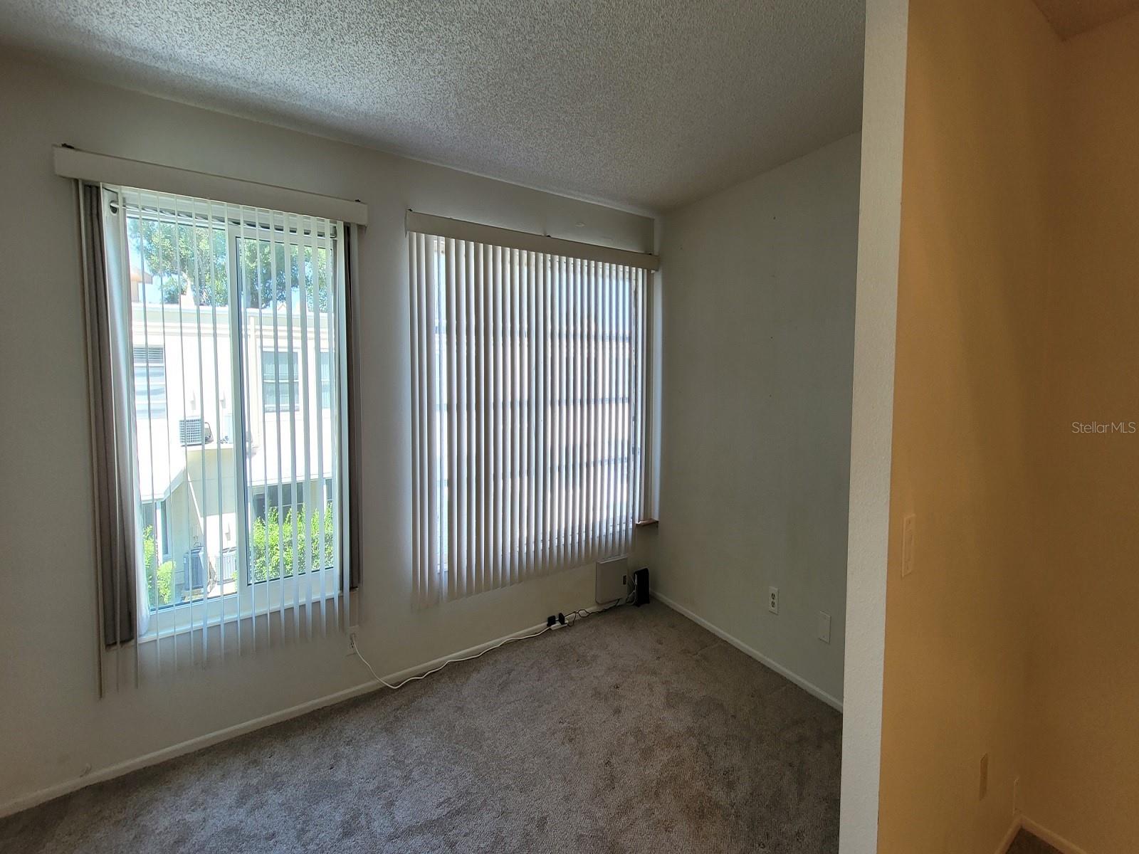 Image 19 of 35 For 2298 Netherlands Drive 32