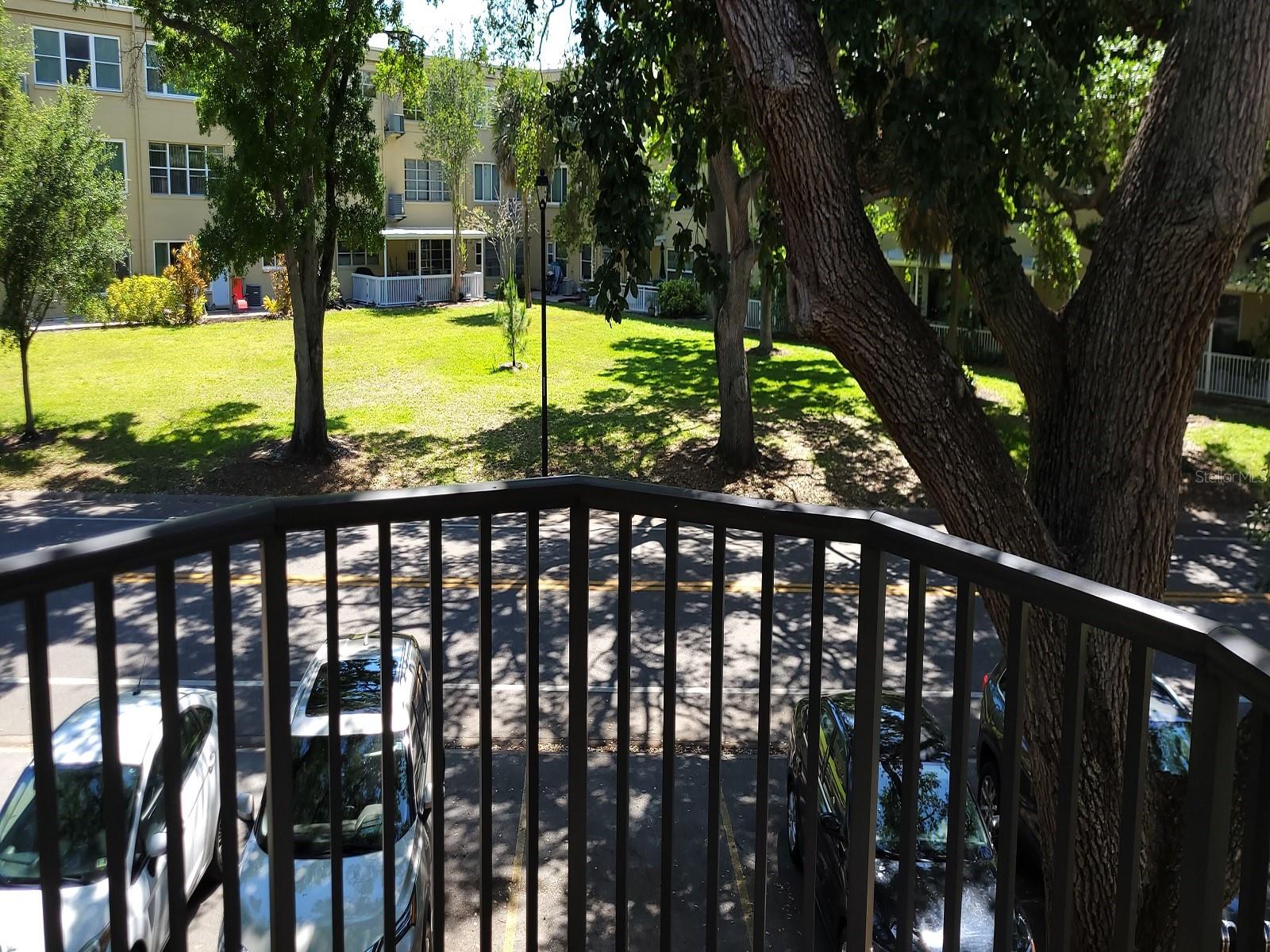 Image 3 of 35 For 2298 Netherlands Drive 32